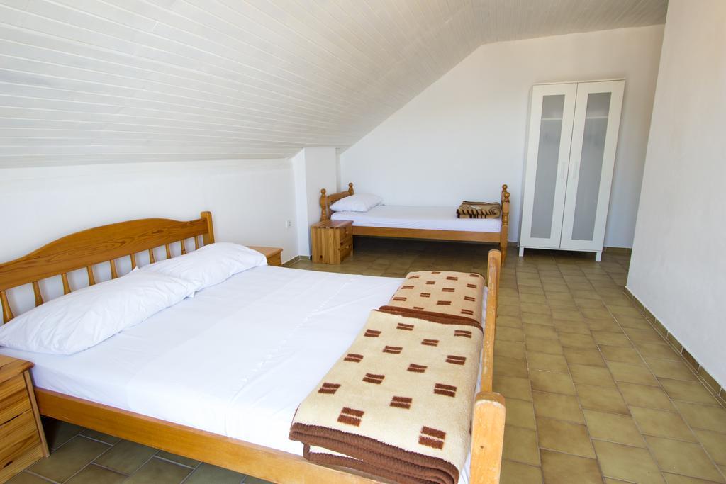St. Roko Guest House Донья-Ластва Экстерьер фото